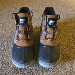 Sorel Black and Brown Women's Snow Boots
